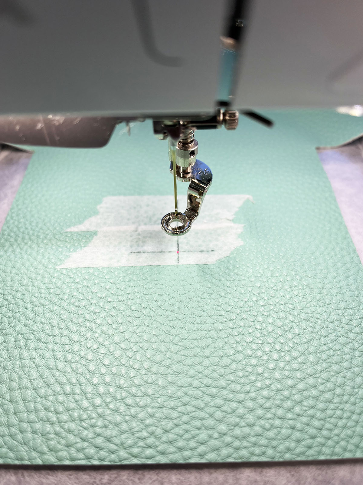 Mint green vinyl design centered in BERNINA 790 PRO