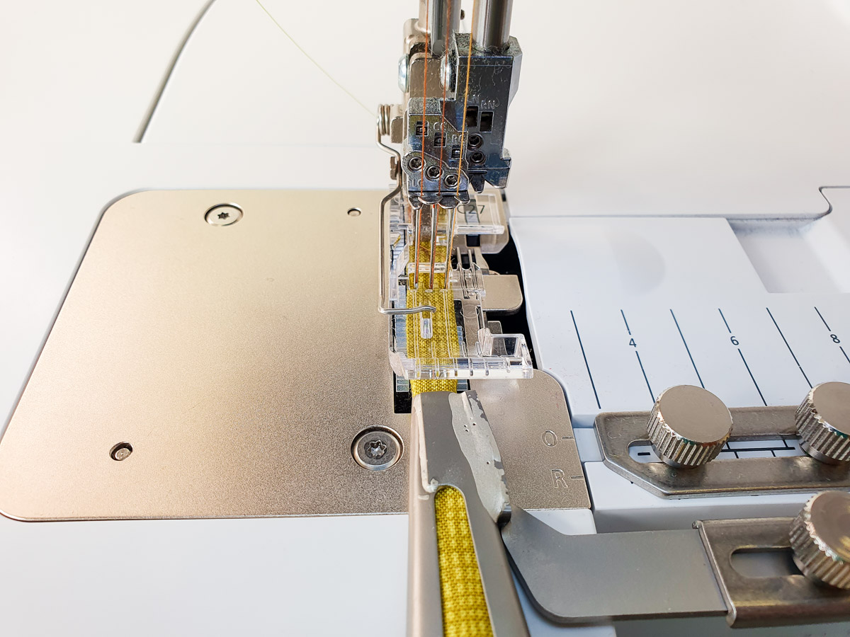sewing the belt loop on the L 890