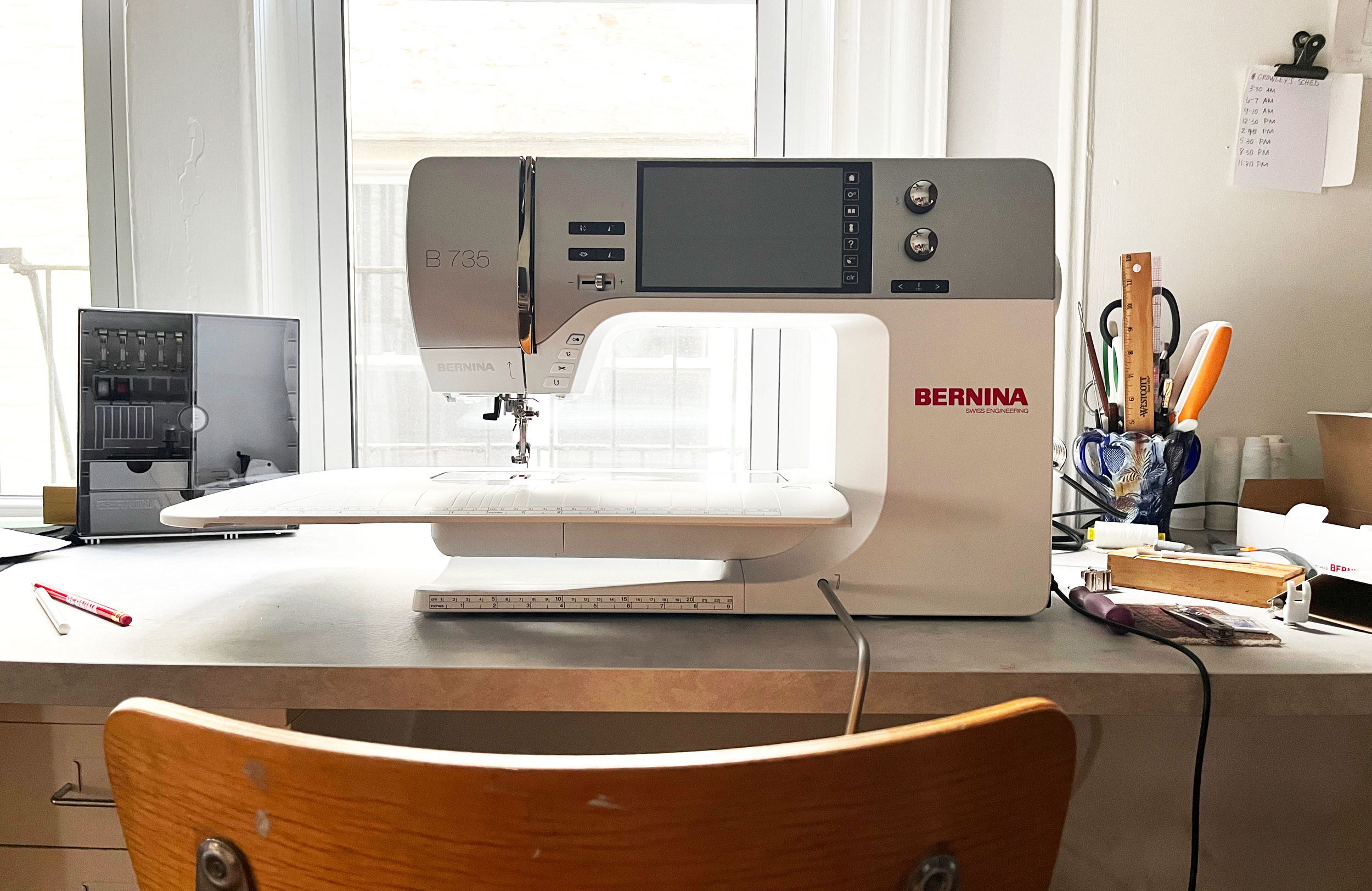 Jaclyn's NYC workspace with her new B 735.
