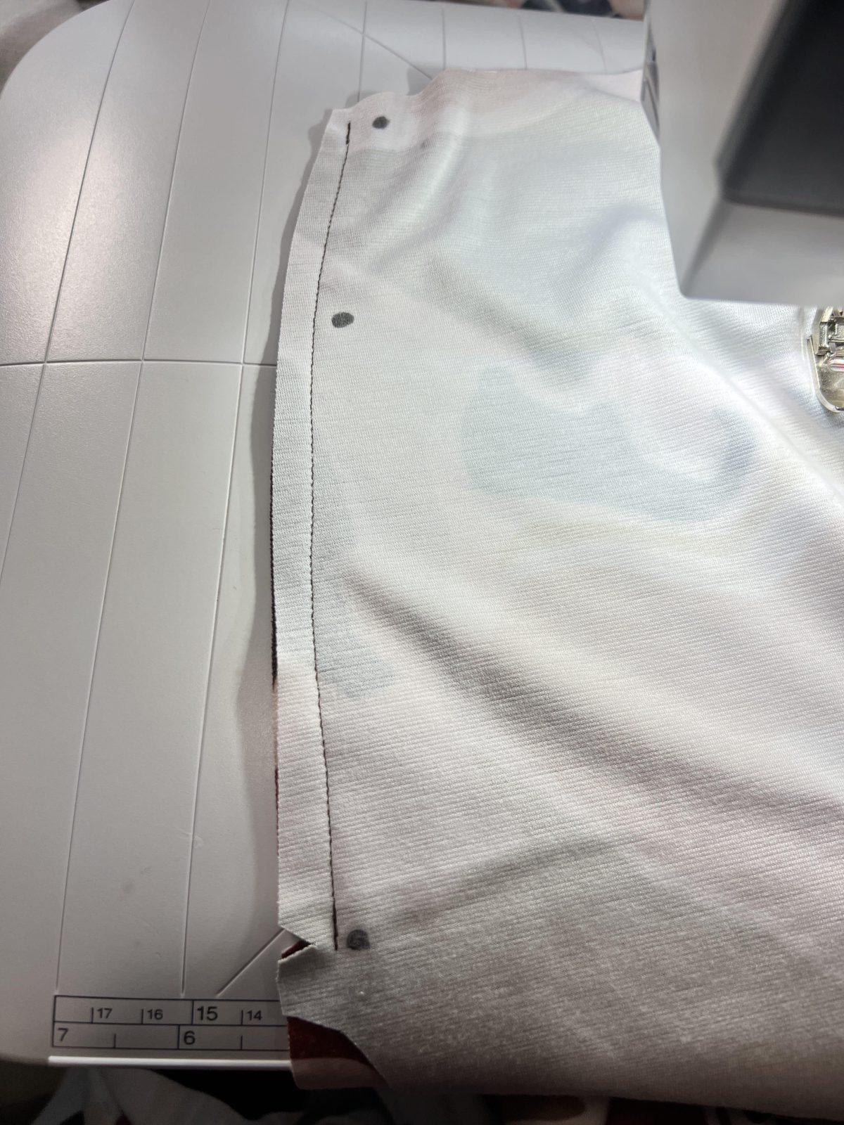 Pocket lining sewn from big dot to small dot
